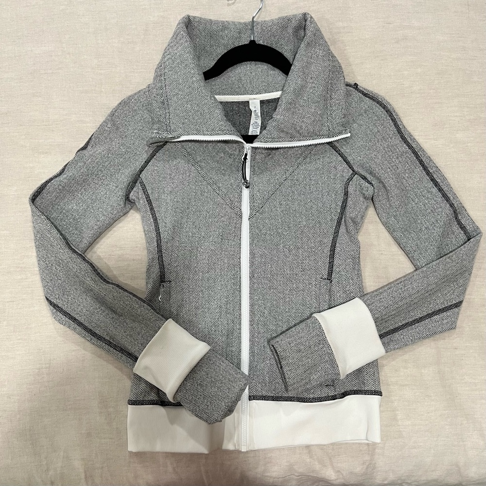 Authentic LuLu Lemon Gray & White Zip Up!